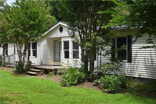 1070 Oliver Ln, Westfield, NC, 27053-8467 | Card Image