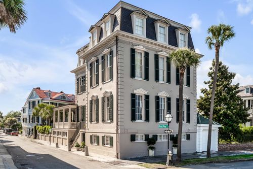 2 Water St, Charleston, SC, 29401-2710 | Card Image