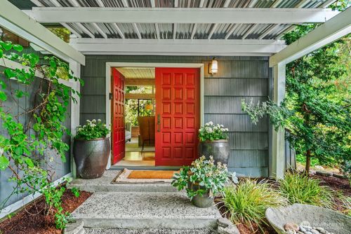11202 204th Ave Ne, Redmond, WA, 98053-5134 | Card Image