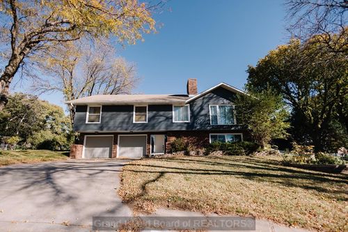 2203 Woodridge Ct, Grand Island, NE, 68801-7233 | Card Image