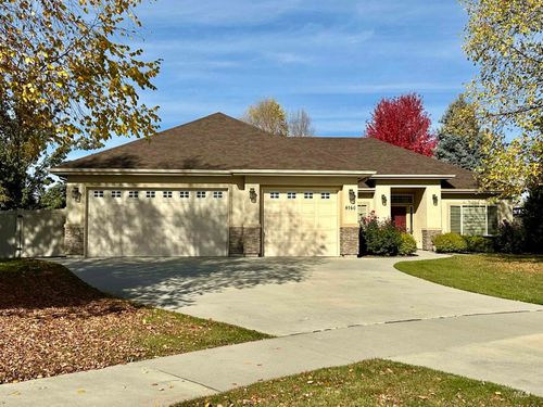 4160 W Pine Meadows Dr, Eagle, ID, 83616-4785 | Card Image