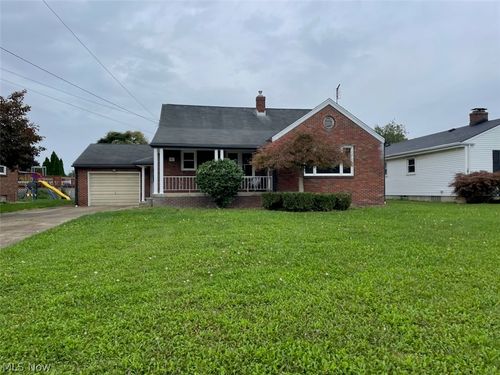857 5th St, Struthers, OH, 44471-1647 | Card Image