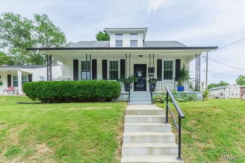 1718 Gallaher Ave, Saint Charles, MO, 63301-4718 | Card Image