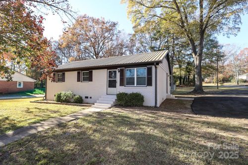 300 Grover Moore Pl, Indian Trail, NC, 28079-5130 | Card Image