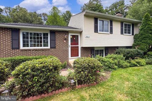 9813 Brightlea Dr, VIENNA, VA, 22181-6004 | Card Image