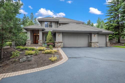 19598 Green Lakes Loop, Bend, OR, 97702-1092 | Card Image
