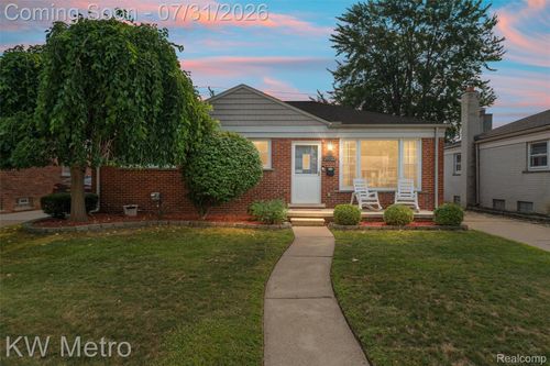 29722 Rosebriar St, Saint Clair Shores, MI, 48082-2633 | Card Image