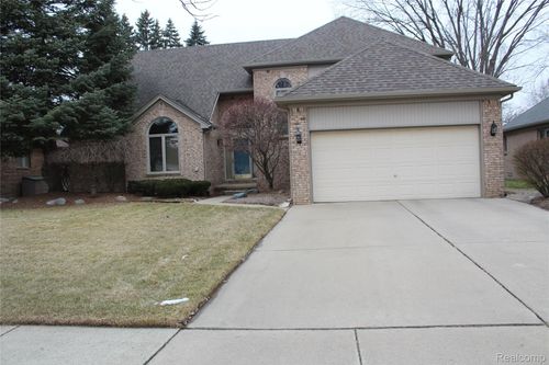40131 Cucci Dr, Sterling Heights, MI, 48313-5378 | Card Image