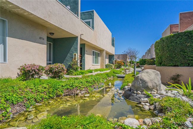 10712 Knott Ave, Condo with 2 bedrooms, 2 bathrooms and 2 parking in Stanton CA | Image 18