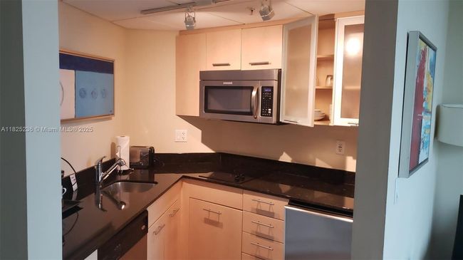 1411 - 2670 E Sunrise Blvd, Condo with 1 bedrooms, 1 bathrooms and null parking in Fort Lauderdale FL | Image 8
