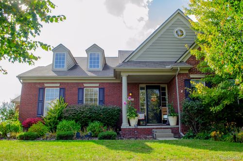622 Prospect Hill St, Canton, MI, 48188-3495 | Card Image