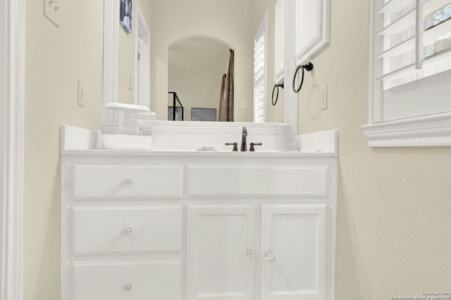 1409 Woodland Ct, House other with 4 bedrooms, 4 bathrooms and null parking in Hondo TX | Image 37