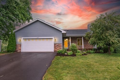 2513 Burl Oak Curv, Hudson, WI, 54016-9100 | Card Image