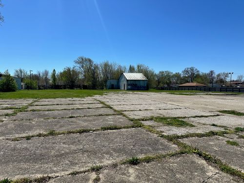 655-645-655 E Main St, Brownsburg, IN, 46112-1422 | Card Image