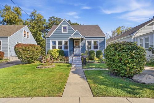 3905 Custer Ave, Lyons, IL, 60534-1017 | Card Image