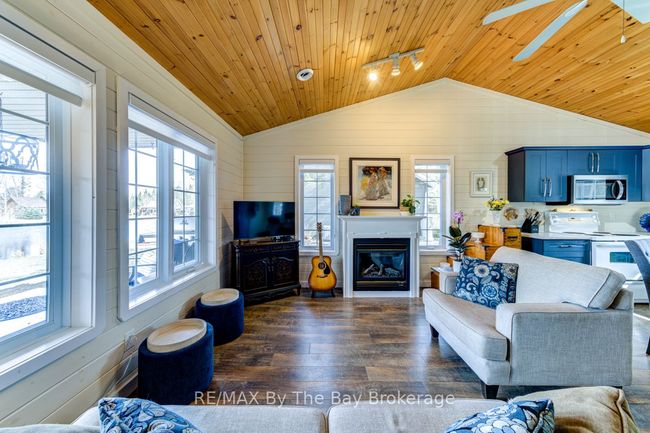 30 Cabin Cres, House other with 3 bedrooms, 1 bathrooms and 2 parking in Wasaga Beach ON | Image 18