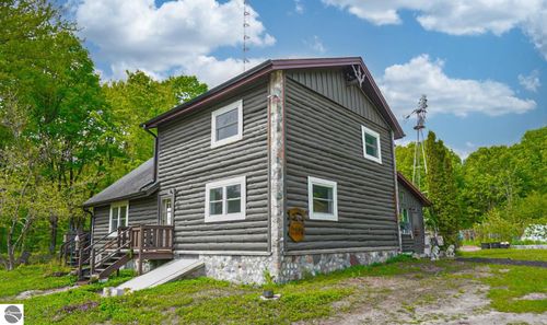17083 Milnichol Rd, Thompsonville, MI, 49683-9323 | Card Image