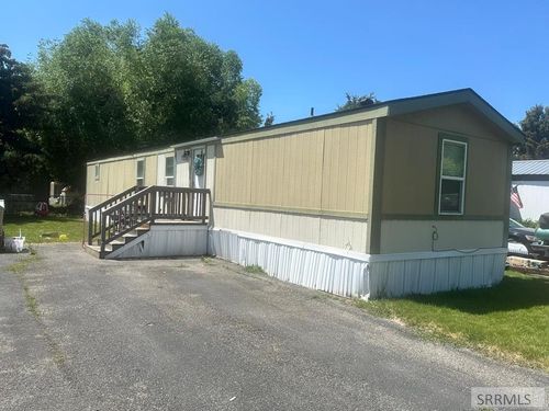 2146 Pine Tree Cir, Idaho Falls, ID, 83401-1794 | Card Image