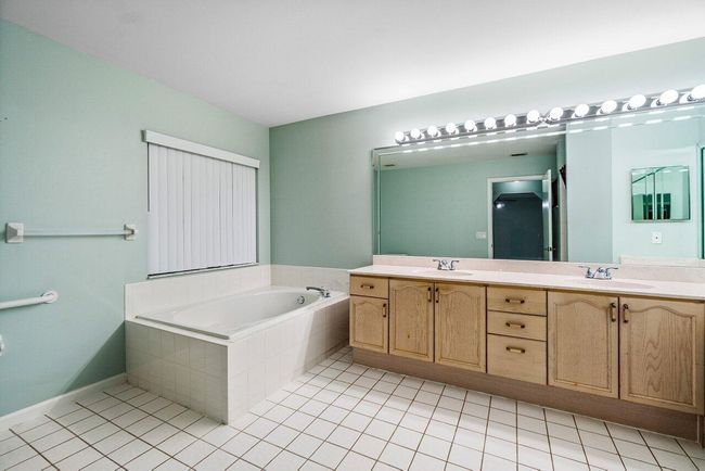 61 W Rubber Tree Dr, House other with 3 bedrooms, 2 bathrooms and null parking in Lake Worth FL | Image 17