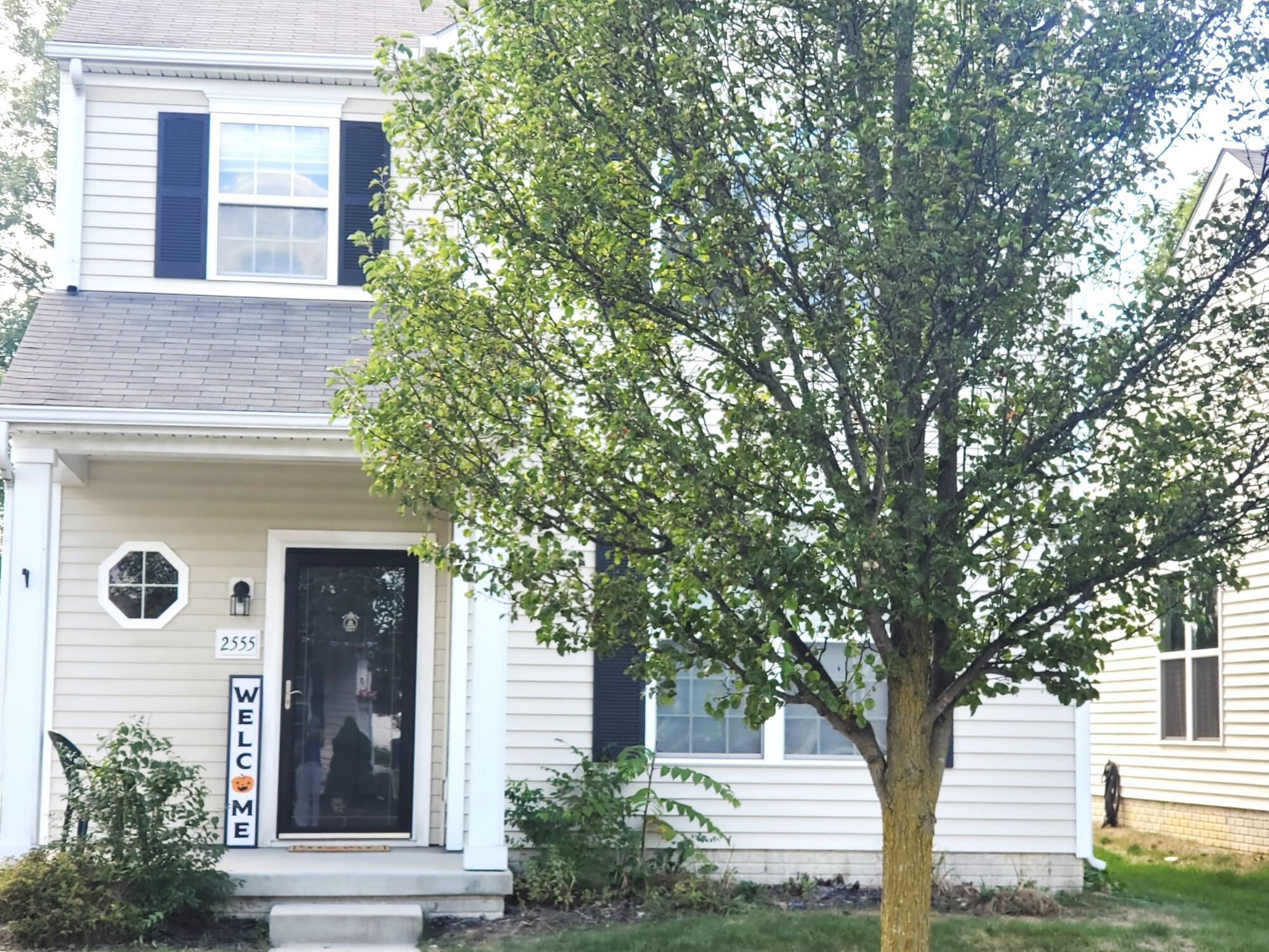 Snowtip Ln, Grove City, OH 43123