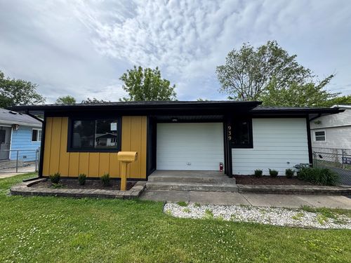 939 S Fletcher Dr, Wheeling, IL, 60090-4517 | Card Image
