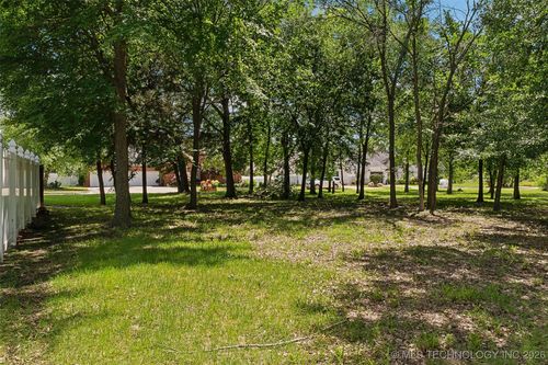 9 Edgewood Dr, McAlester, OK, 74501 | Card Image