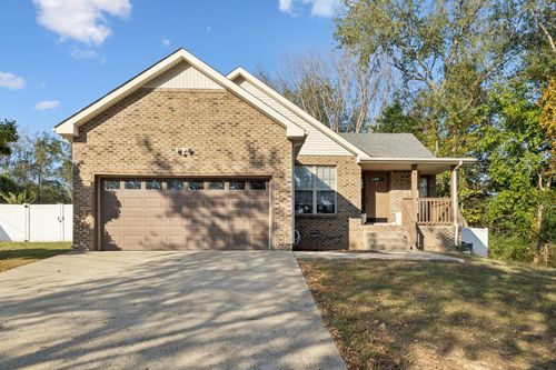 867 Tommy Oliver Rd, Clarksville, TN, 37042-8800 | Card Image