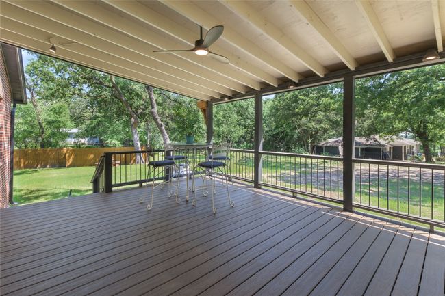 Covered patio off of kitchen | Image 27