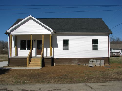 209 Armstrong St, Waverly, TN, 37185-1704 | Card Image