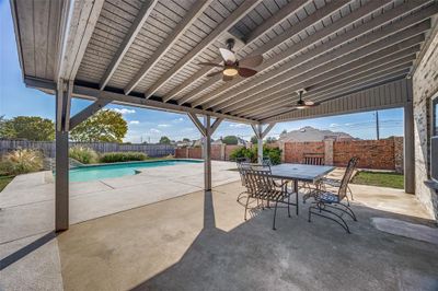 Large patio with ample space for entertaining | Image 3