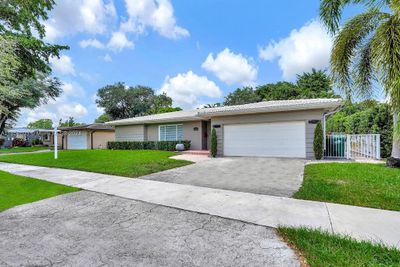 14530 Sabal Dr, House other with 4 bedrooms, 2 bathrooms and null parking in Miami Lakes FL | Image 2