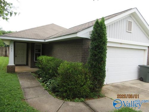 101 Valleyside Dr Ne, Huntsville, AL, 35810-1010 | Card Image