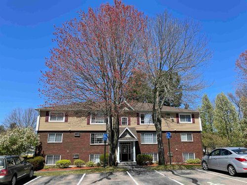 76-3981 Brown Ave, Manchester, NH, 03103-7035 | Card Image