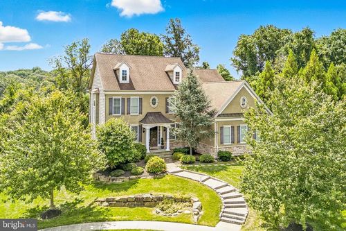 24 Oakmont Cir, Glen Mills, PA, 19342-1822 | Card Image
