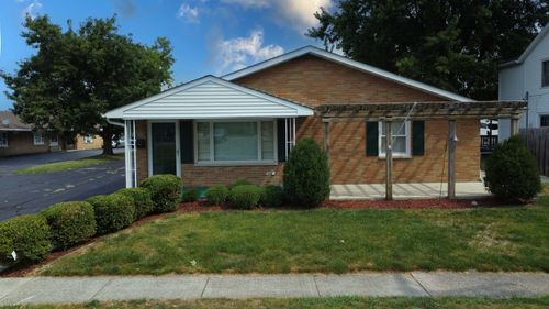 1-304 E Cherry St, Watseka, IL, 60970-1772 | Card Image
