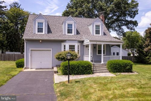 2 Pasture Ln, Plainsboro, NJ, 08536-1904 | Card Image