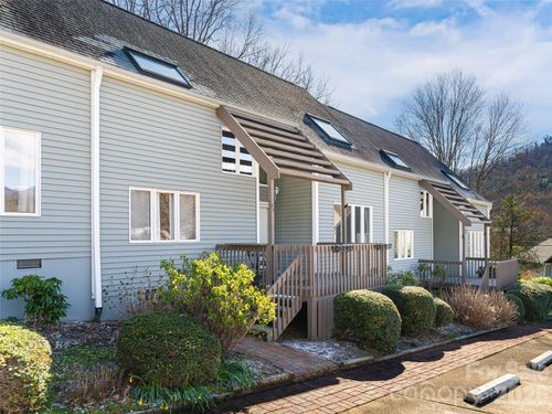 2F Lynx Dr, Black Mountain, NC, 28711-9718 | Card Image