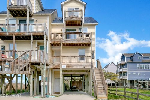 3145 Island Dr, N Topsail Beach, NC, 28460-8178 | Card Image