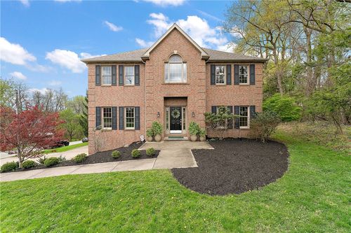 106 Mary Ann Dr, Glenshaw, PA, 15116-3032 | Card Image