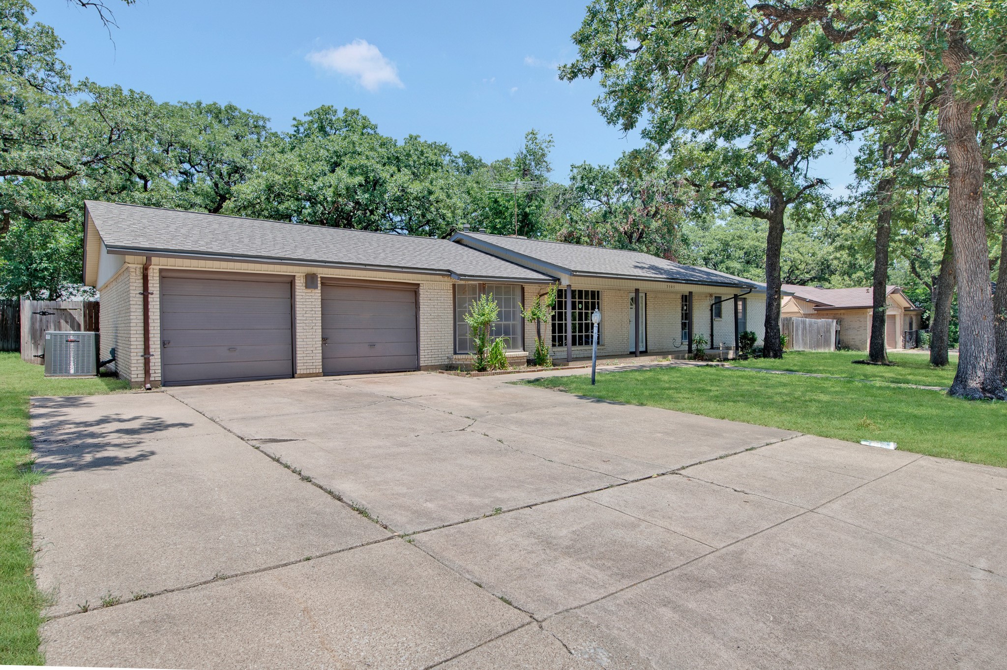 Residential in Forest Hill 4