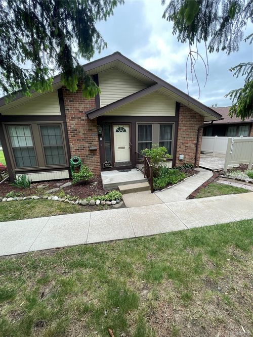 40524 Newport Dr, Plymouth, MI, 48170-4744 | Card Image