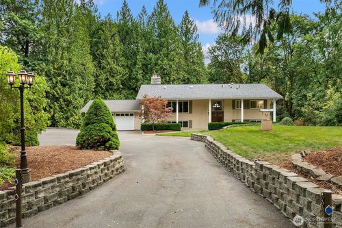 13620 233rd Way Se, Issaquah, WA, 98027-6406 | Card Image