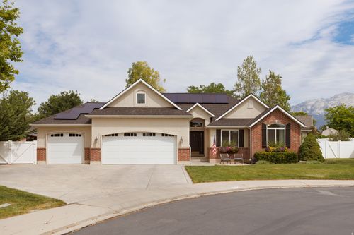 4564 Windsor Cir, Cedar Hills, UT, 84062-8666 | Card Image