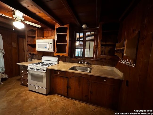 19614 Grey Forest Dr, House other with 2 bedrooms, 2 bathrooms and null parking in Helotes TX | Image 10