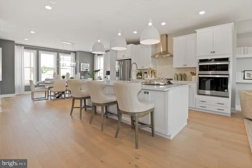 1871 Oakview Crest Dr, Reston, VA, 20190-4896 | Card Image