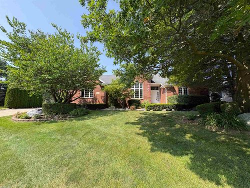 56411 Dickens Dr, Shelby Township, MI, 48316-4877 | Card Image