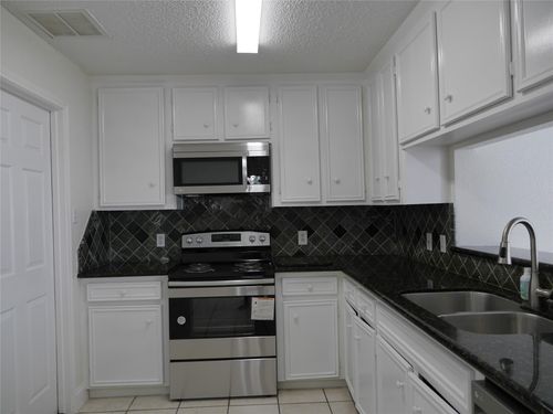 106-13840 Hollowgreen Dr, Houston, TX, 77082-1804 | Card Image