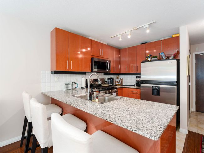 1107 - 188 E Espl, Condo with 1 bedrooms, 1 bathrooms and 1 parking in North Vancouver BC | Image 9