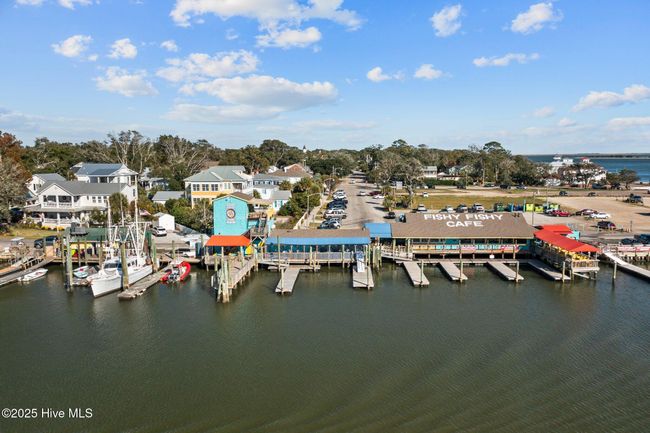 233 Ne 70 Th St, House other with 3 bedrooms, 2 bathrooms and null parking in Oak Island NC | Image 75
