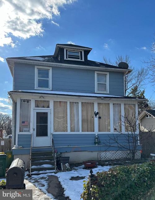 211 Hillcrest Ave, Brooklyn, MD, 21225-2828 | Card Image